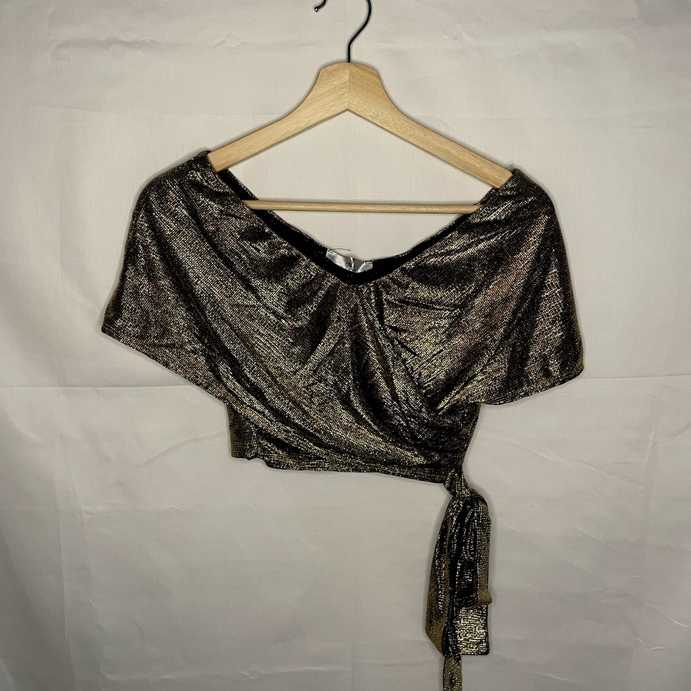 A3 design foiled fashion top || Size: small || Color: Gold
